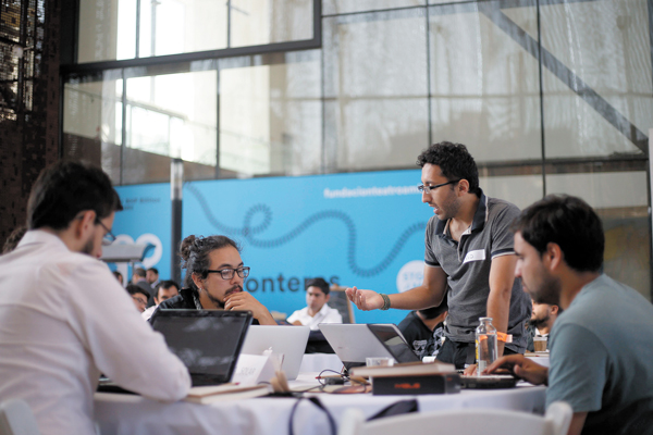 No sólo saber de tecnología lo ayudará a asegurar su empleo en la era digital