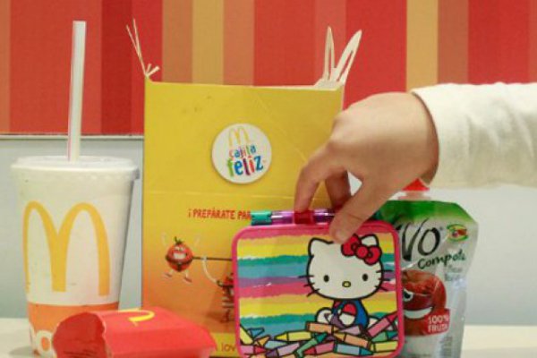 McDonald´s elimina las hamburguesas con queso y la leche con chocolate de la Cajita Feliz