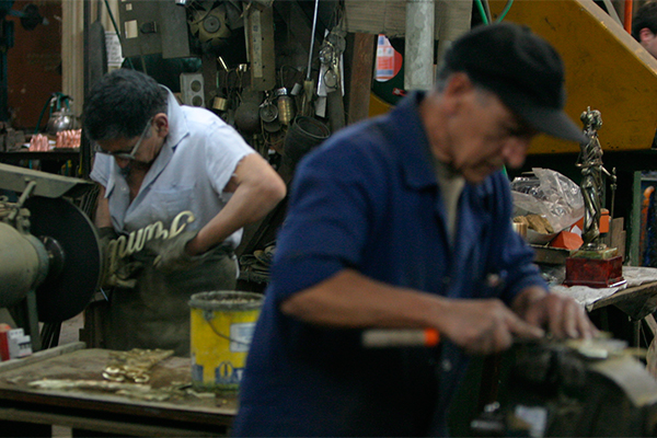 <p>Punto para los sindicatos: justicia rechaza que trabajadores negocien como "grupo"</p>