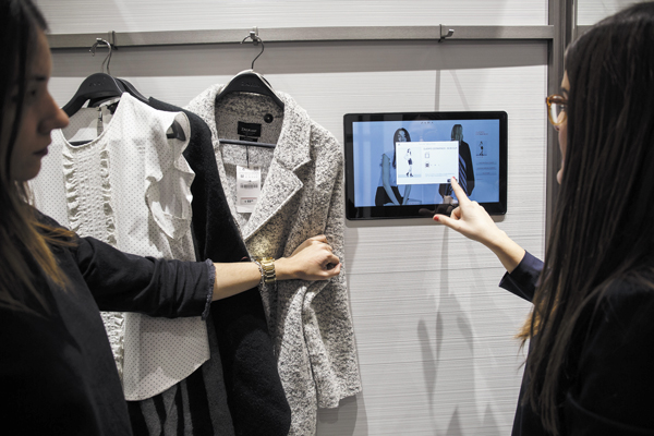 Así se compra en el Zara del futuro