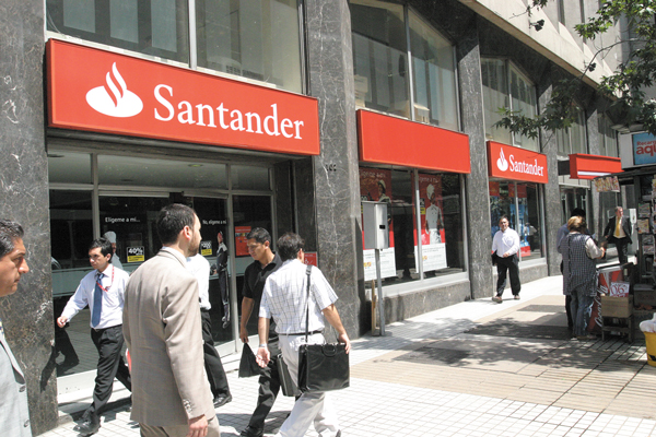 FNE ve riesgos de concentración en la compra de Servipag por parte de Santander