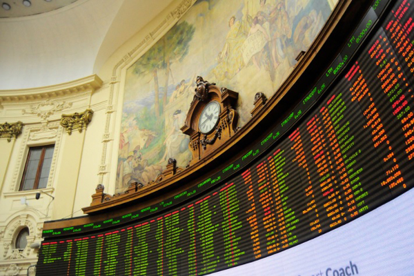 Bolsa de Santiago acumuló una subida de 2% en la semana tras cinco alzas consecutivas