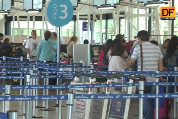 <p>Ahora en DF: Nuevas rutas y operadores marcaron la temporada de verano en terminal internacional de Santiago</p>