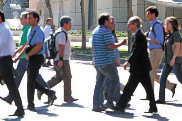 ACHS informa alza de empleo y salarios