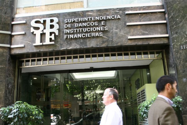 Utilidades de la banca crecen 40% en enero a US$ 348 millones, lideradas por Santander