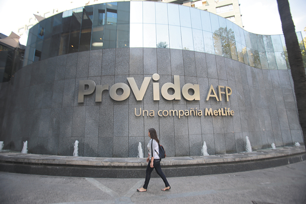 Baja en comisiones impacta ingresos y reduce ganancias de AFP Provida en 2017