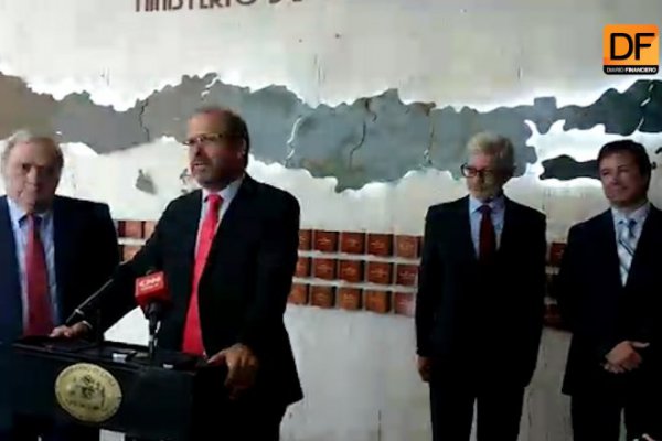 <p>Ahora en DF: Reunión del actual ministro de Obras Públicas con Juan Andrés Fontaine para traspaso de información</p>