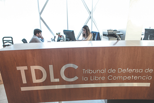<p>Colusión de las navieras: firmas se defienden en alegatos ante el TDLC</p>