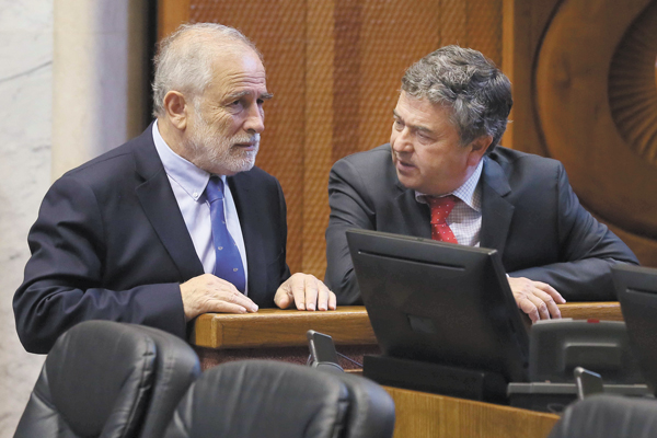 Senadores dan apoyo unánime a Naudon como consejero del B. Central
