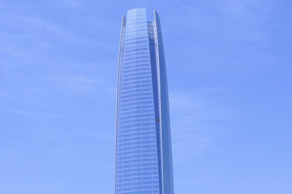 Emblemático rascacielos en California es el clon de la Torre Costanera Center