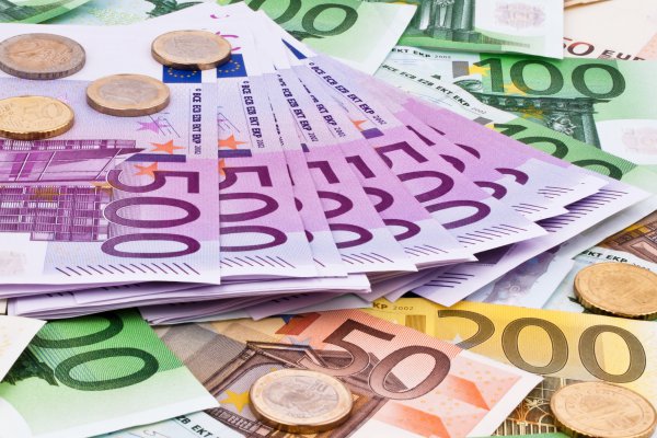 $742 es el precio del euro