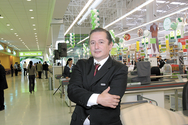Francisco Leyton: “Se debe dar una fuerte señal de que el sello será el desarrollo social”