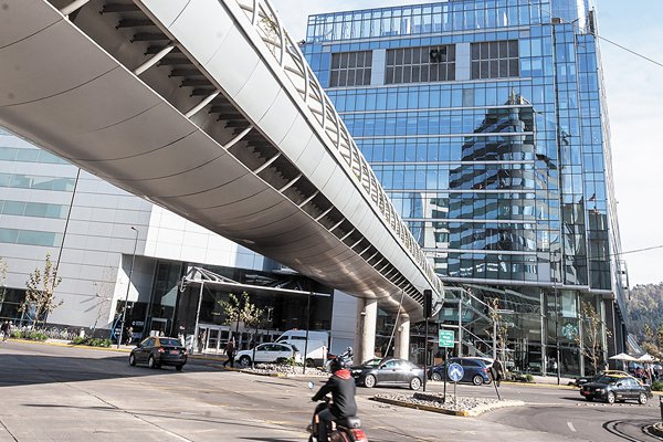 Dictuc fija en US$ 50 millones compensaciones del Costanera Center