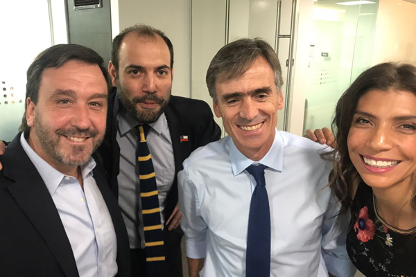 Ministro Valente recibe primera visita de emprendedores y Pymes y anuncia trabajo permanente