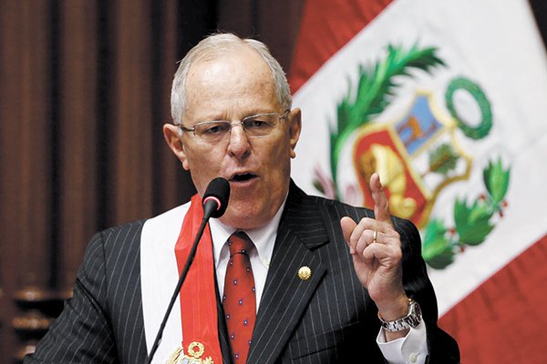 Terremoto político: PPK renuncia a la presidencia de Perú a un día de enfrentar destitución en el Congreso