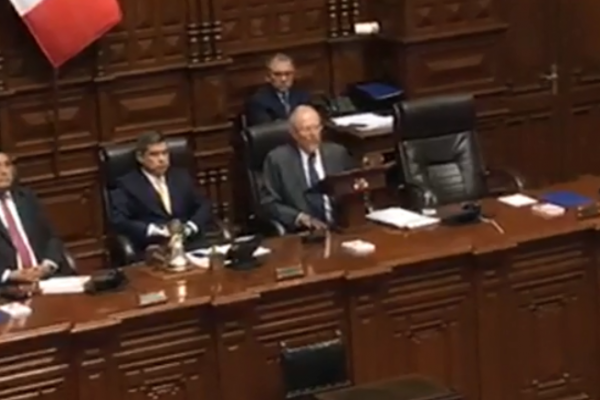 <p>Se agudiza crisis política en Perú: Oposición ya tendría los votos para sacar a PPK del poder</p>
