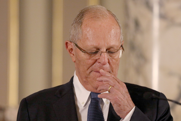 Fiscalía peruana pide orden de arraigo nacional para renunciado presidente Kuczynski