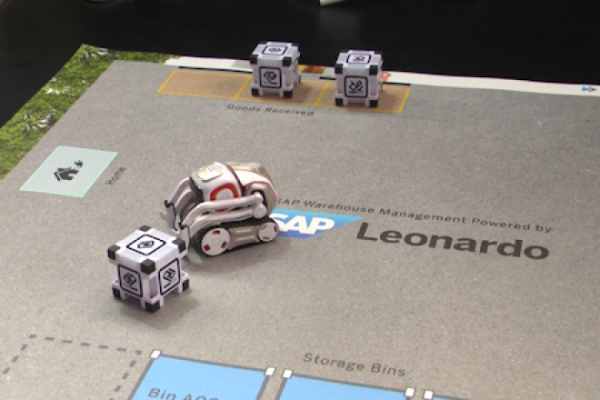 <p>DF LAB: Conozca a Cozmo, el robot inteligente que ayuda a mejorar los procesos de almacenamiento</p>