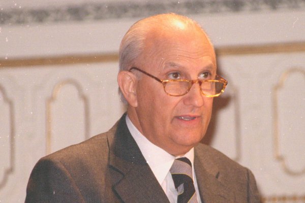 Parte el recambio: Eduardo Fernández León se aleja de Consorcio y asume su hijo en el directorio