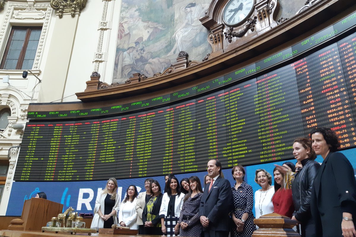 <p>Bolsa de Santiago realiza por tercer año consecutivo ceremonia que promueve la equidad de género</p>