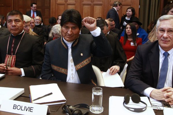 Evo Morales considera "ridículo" que Chile usara un tuit suyo en La Haya