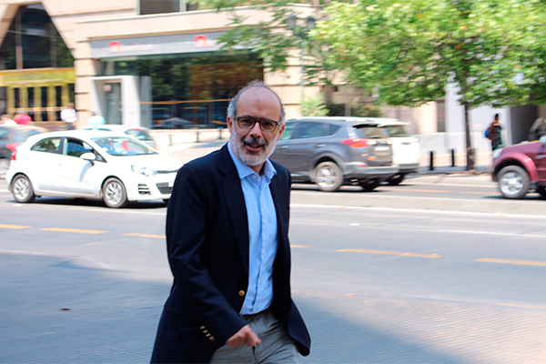 Exministro Rodrigo Valdés se muestra favorable a una reducción de impuestos a empresas