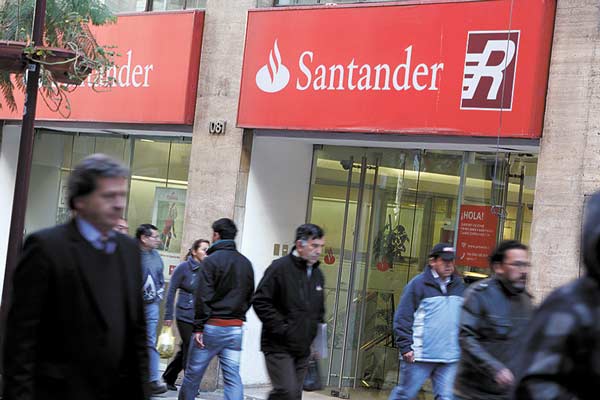 Santander se prepara ante el fortalecimiento de Sernac