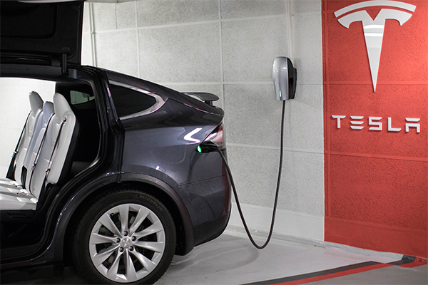 Los autos Tesla apuntan a Chile
