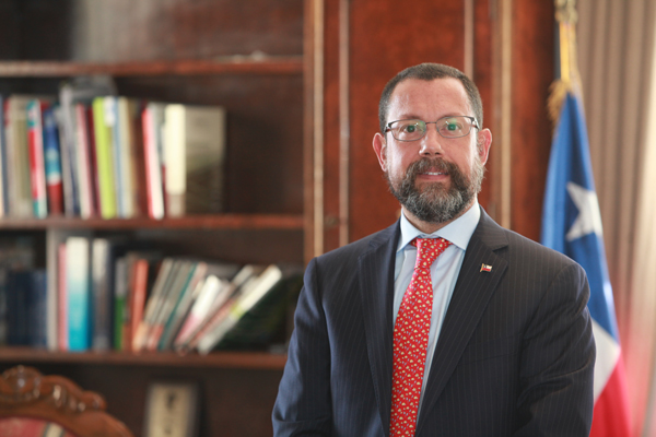 Francisco Orrego presidirá TVN y Gastón Gómez el CNTV