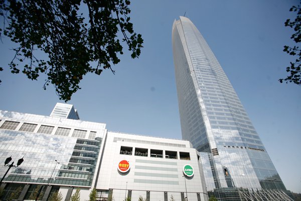 Cencosud enfrenta complejo escenario para desarrollo de proyectos en Chile y Argentina