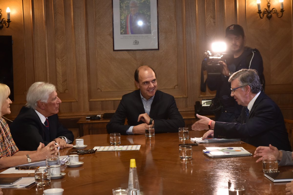 <p>Las Condes y Vitacura zanjan polémica: terrenos en disputa se destinarán a viviendas sociales y áreas verdes</p>