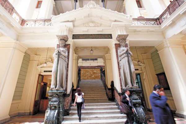 Magistrados piden más juzgados ante alza explosiva de causas laborales desde el 2009