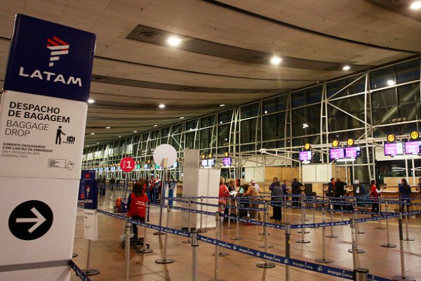 Latam Airlines afirma que llega a "acuerdo total" con sindicato para poner término a la huelga