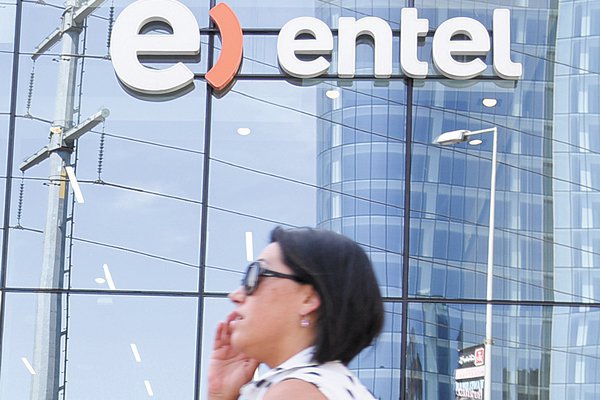 <p>Compañías acatan fin de planes ilimitados pero defienden veracidad de sus ofertas</p>