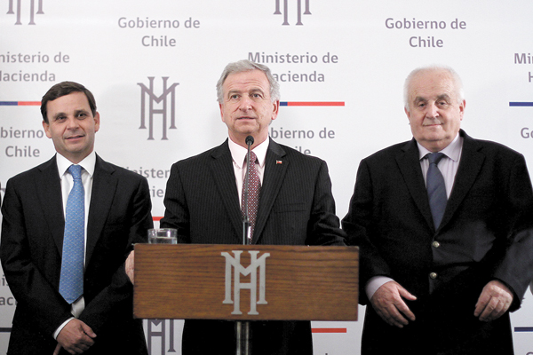 Parte mesa pro crecimiento de gobierno y empresarios