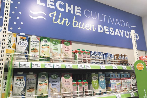 ¿Leche de almendra? Cursan primera multa por mal rotulado de bebidas vegetales