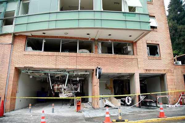 Socios de Sanatorio Alemán llegan a epicentro de la explosión para enfrentar la crisis