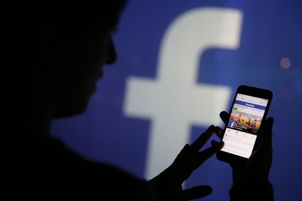Facebook intenta ser más transparente: por fin publica qué contenido censura