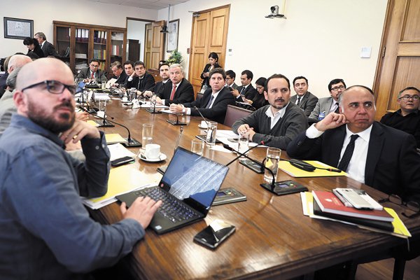 La dura cita de Larraín con la Comisión de Hacienda