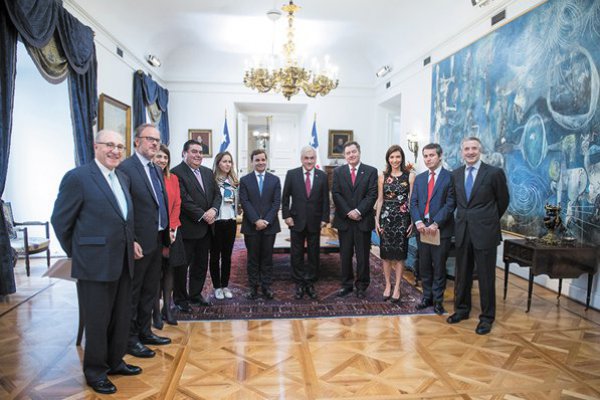 <p>Piñera compromete con empresarios fondos para APEC Chile 2019</p>