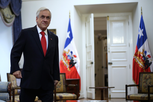Corbo y Schmidt-Hebbel serán parte de comisión económica convocada por Piñera