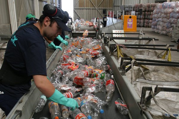¿Impuestos o incentivos? Las propuestas de la industria para apresurar la Ley REP