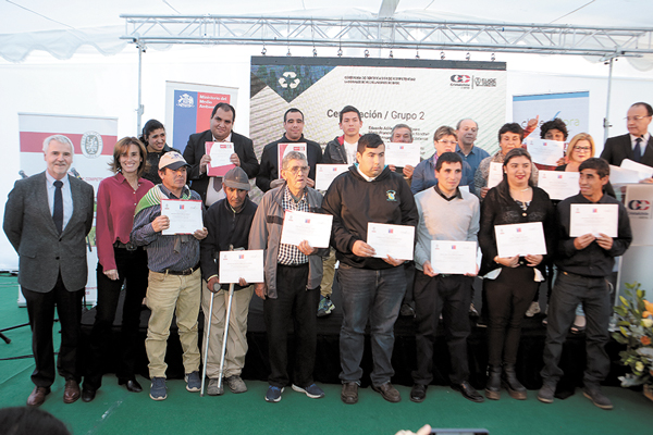 Más de 100 recicladores de base reciben certificación