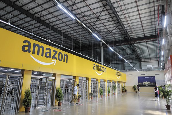 ¿Qué le dirá Amazon al presidente Piñera? Representante de la firma se reúne con el mandatario en La Moneda
