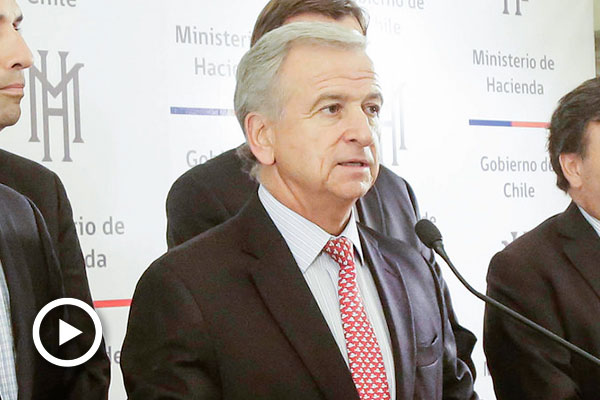 Larraín destacó efecto que tuvo en dólar y mercados el inminente acuerdo entre EEUU y China