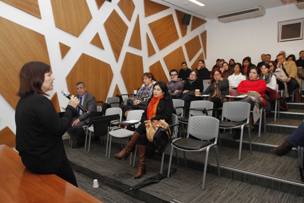 DT realiza charla sobre acoso sexual a académicos