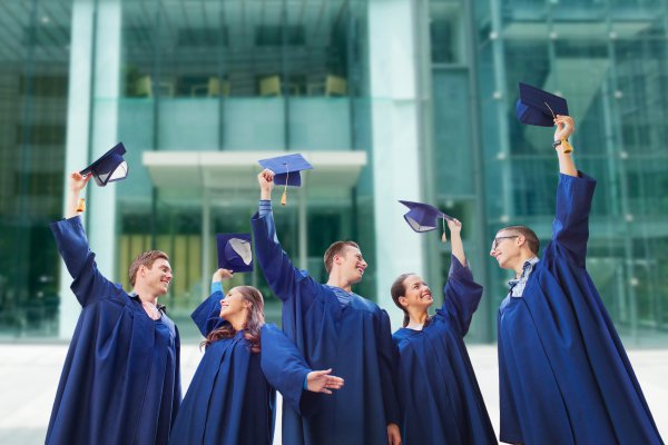 Chilenos que cursan un MBA en EEUU esperan subir sobre 35% sus sueldos y trabajar en multinacionales