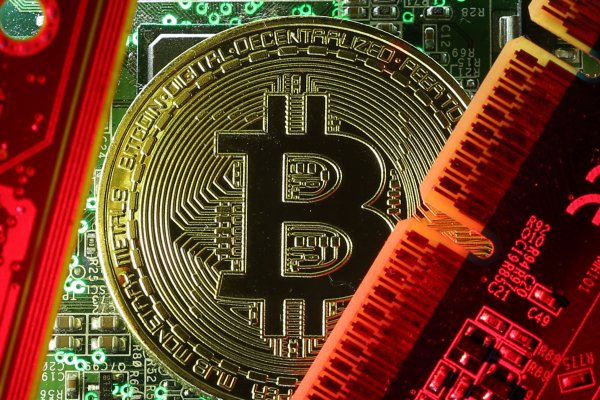 0,77% remonta hoy el valor de las bitcoins