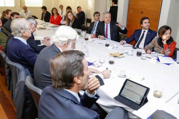 Ministro de Hacienda ve “relativo estancamiento” de las exportaciones chilenas en últimos años