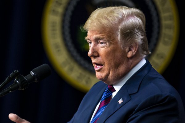 Trump asegura que ya no hay amenaza nuclear de Corea del Norte y defiende la suspensión de los "juegos de guerra"